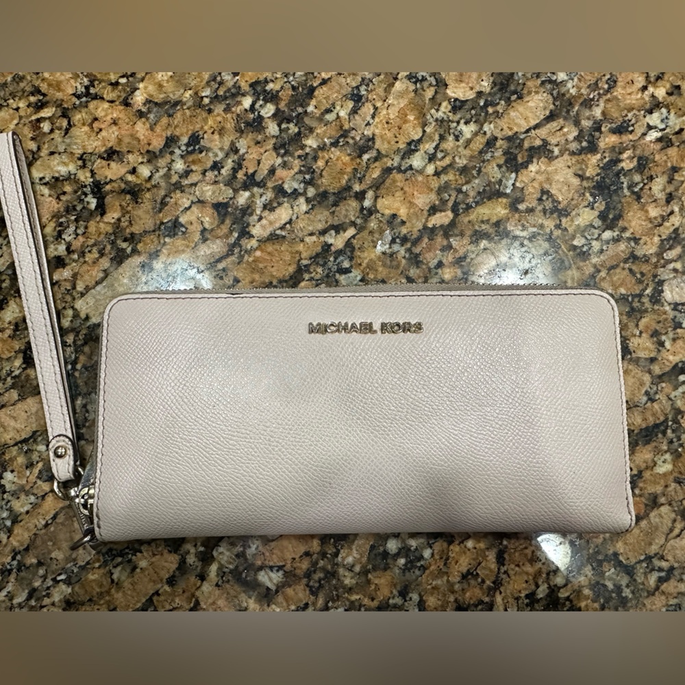 Authentic Michael Kors Beige Backpack and Wallet Set - Picture 7 of 11
